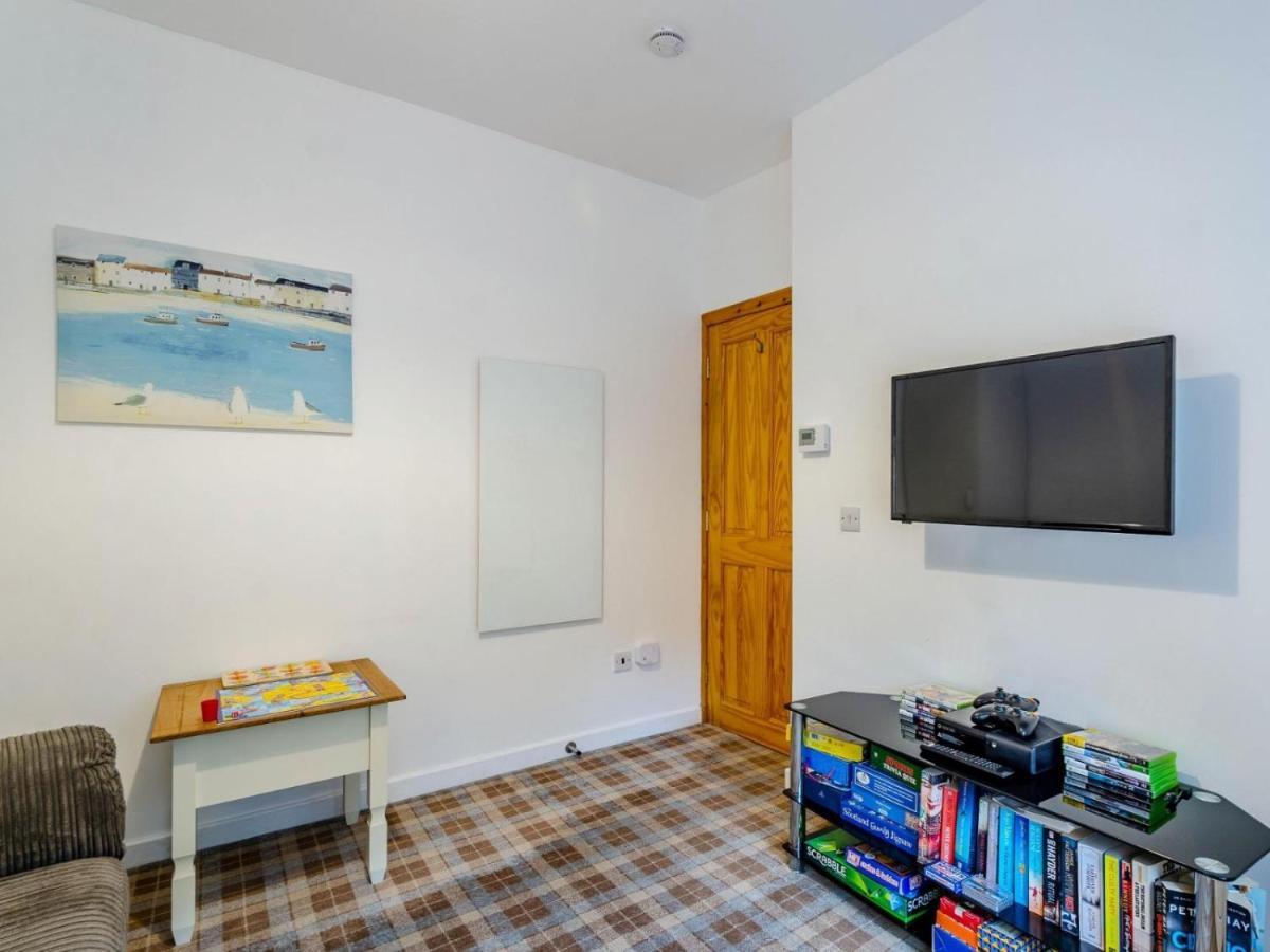 Cosy 3 Bedroom Home In Centre Of Brodick Extérieur photo